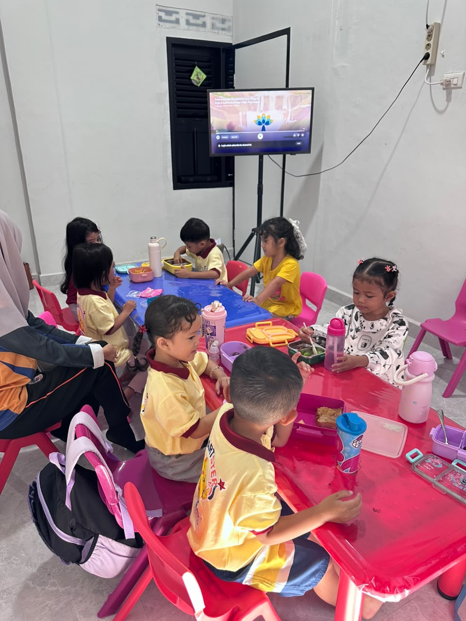 Kegiatan belajar di Smart Step Learning Center